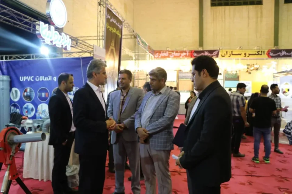 تصویری از حضور یزدپولیکا در نمایشگاه تخصصی تأسیسات ساختمان طبس در مهرماه ۱۴۰۱ و معرفی محصولات و توانمندی‌های این مجموعه در حوزه تأسیسات ساختمان.